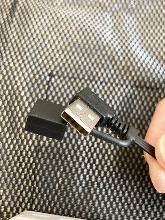 【Amazon】2021最新電熱ベストレビュー！USBコネクタはキャップ付き